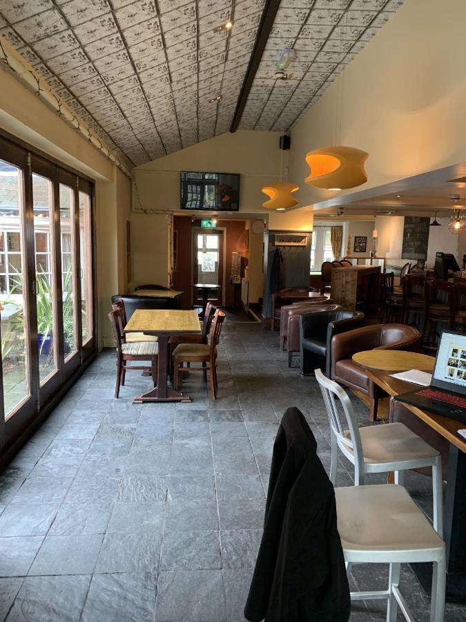 Bed and Breakfast George And Dragon Tarvin Екстер'єр фото